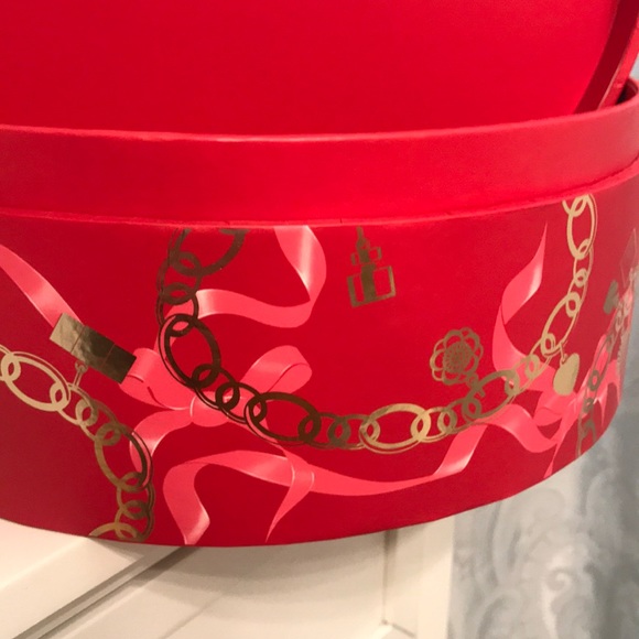 Estée Lauder Box - Picture 3 of 3